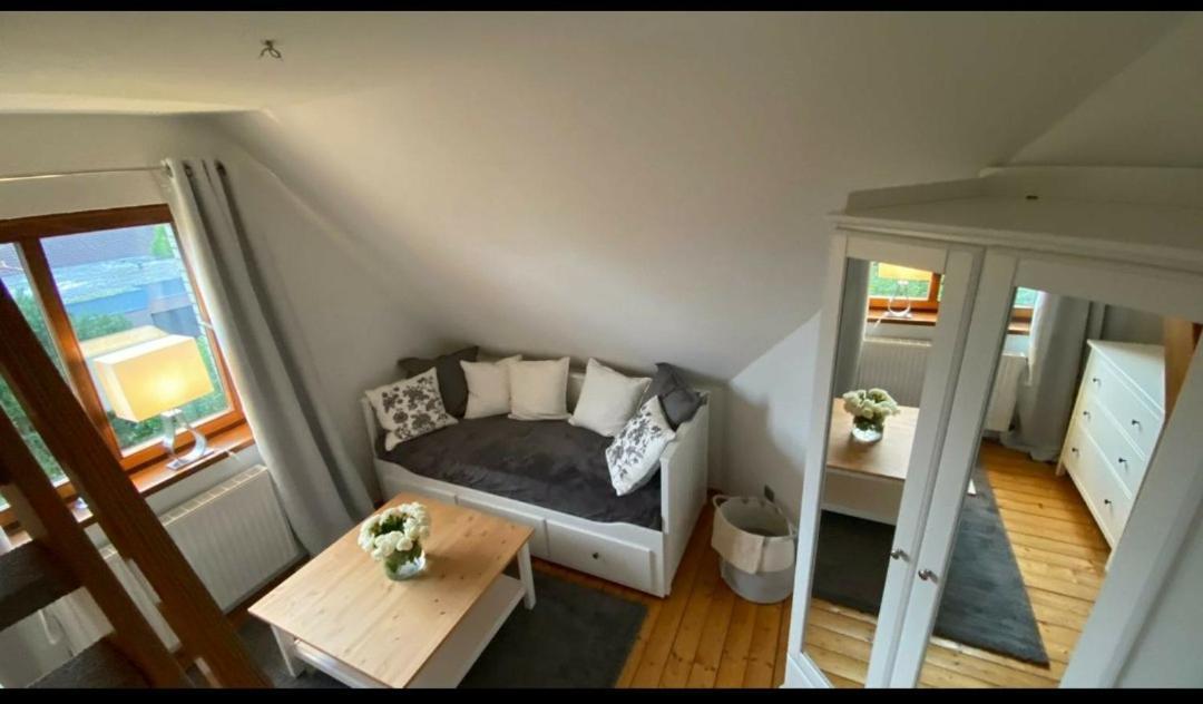 *To Hus* Wohnung Am Rande Von 积发 外观 照片