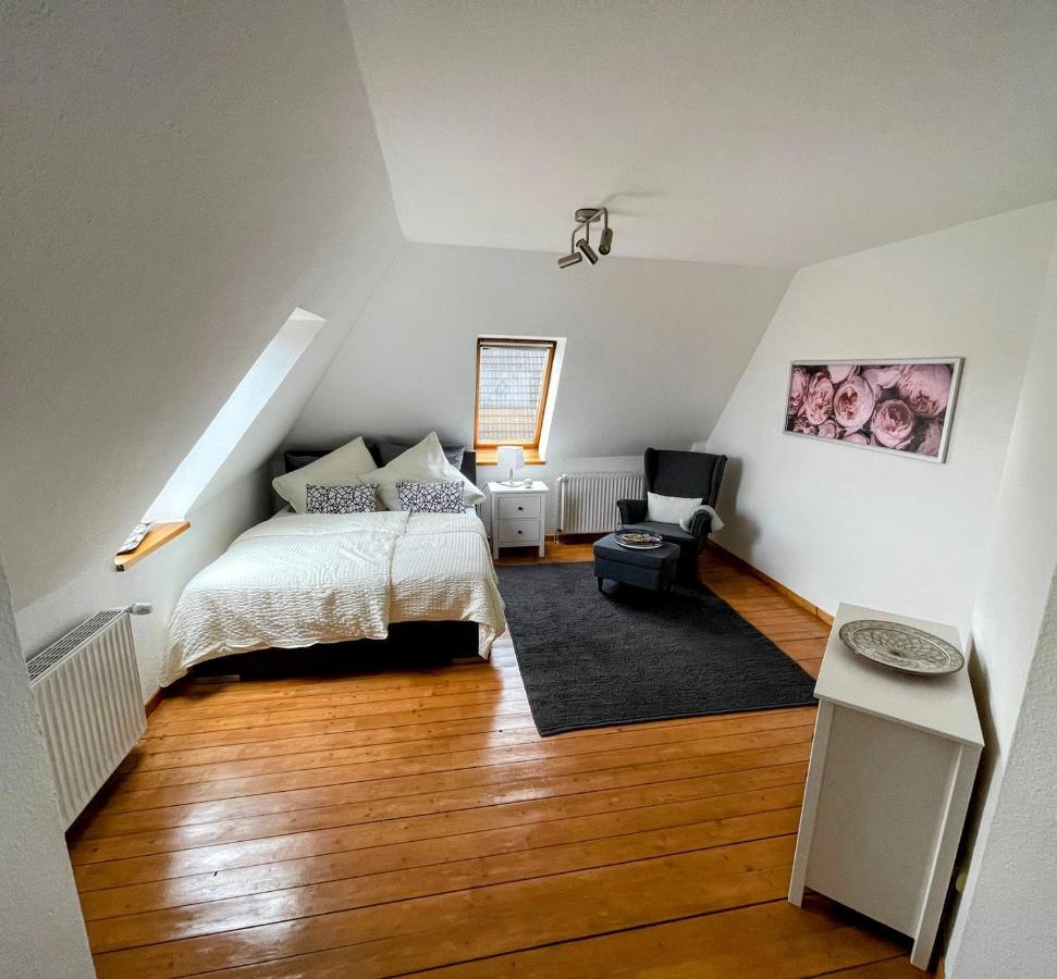 *To Hus* Wohnung Am Rande Von 积发 外观 照片